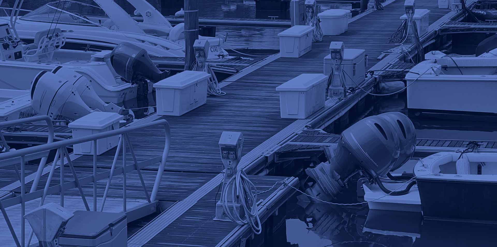 Base con pedestales de alimentación marinos