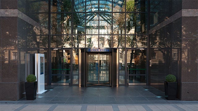 Iluminación LED para entradas o vestíbulos de bancos